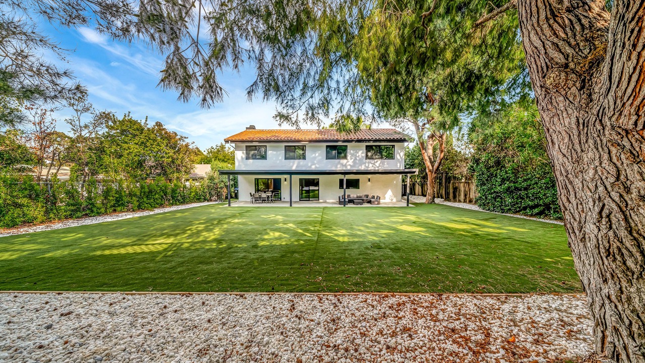 Photo of Outdoor in Woodland Hills