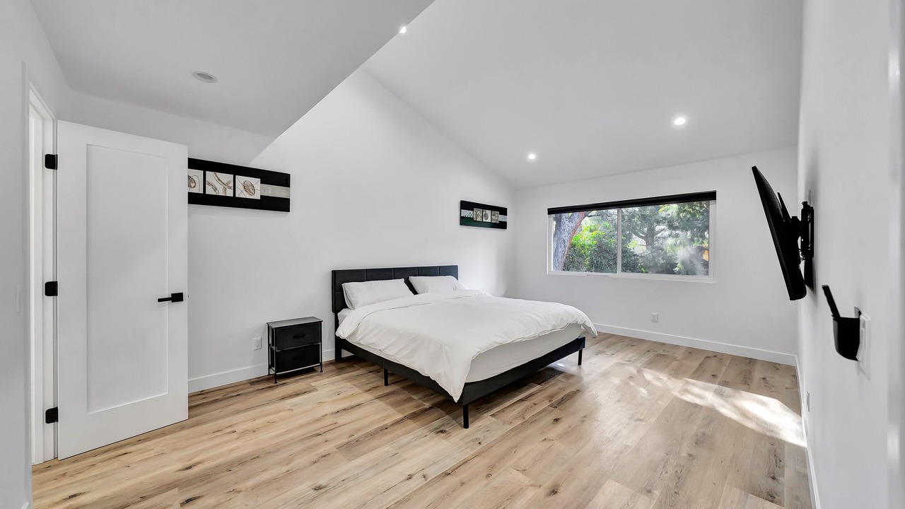 Photo of Bedroom in Woodland Hills