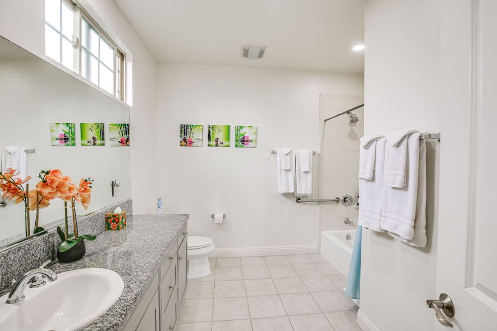 Photo of Bathroom in Anaheim Colony Historic District