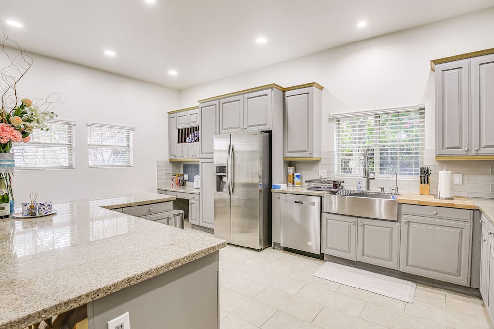 Photo of Kitchen in Anaheim Colony Historic District