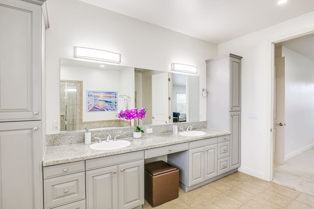 Photo of Bathroom in Anaheim Colony Historic District