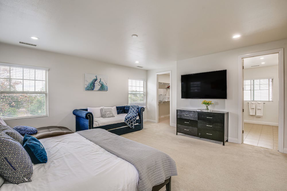Photo of Bedroom in Anaheim Colony Historic District