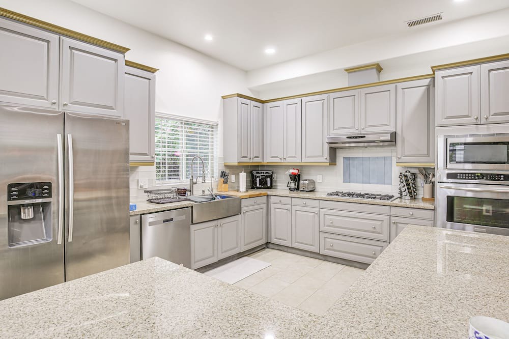 Photo of Kitchen in Anaheim Colony Historic District