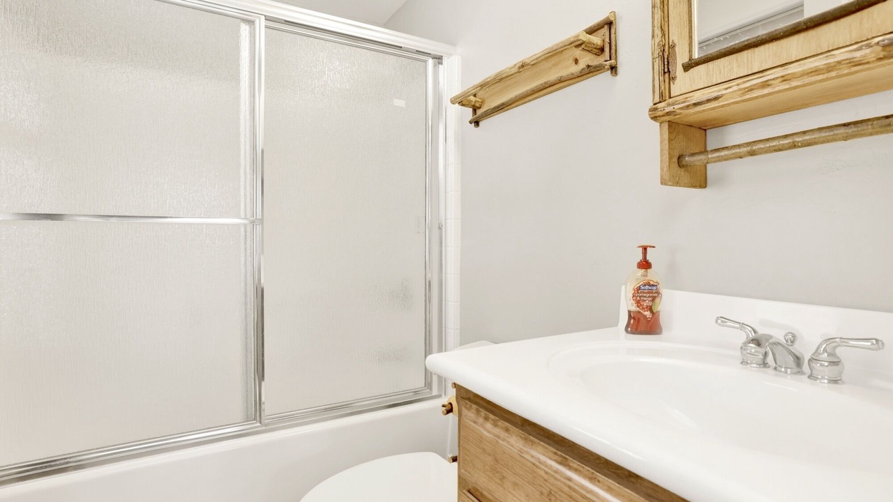 Photo of Bathroom in Whispering Forest