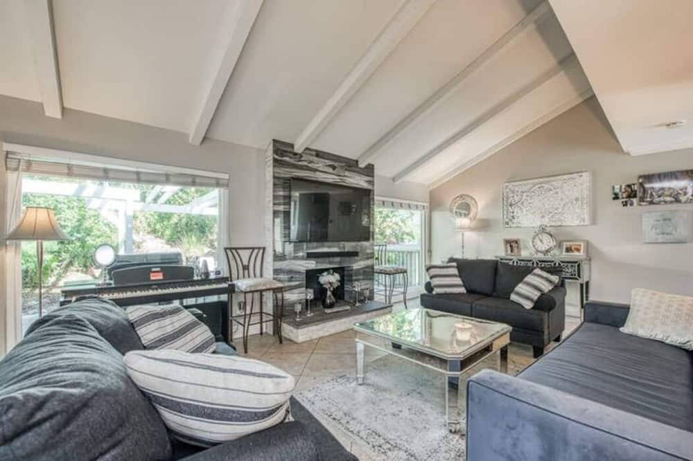 Photo of Livingroom in Mission Viejo