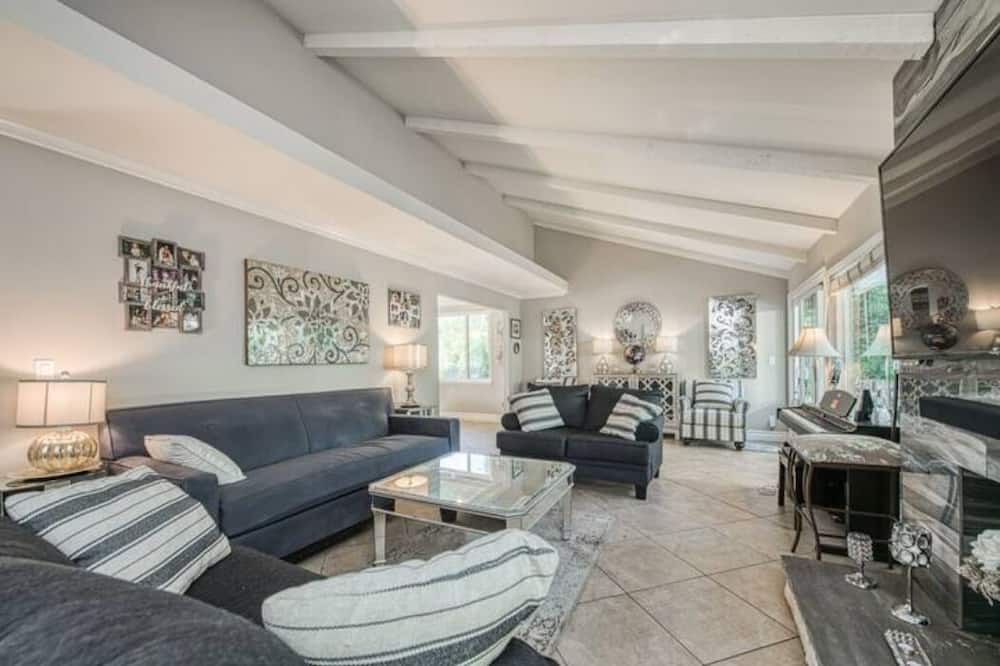 Photo of Livingroom in Mission Viejo