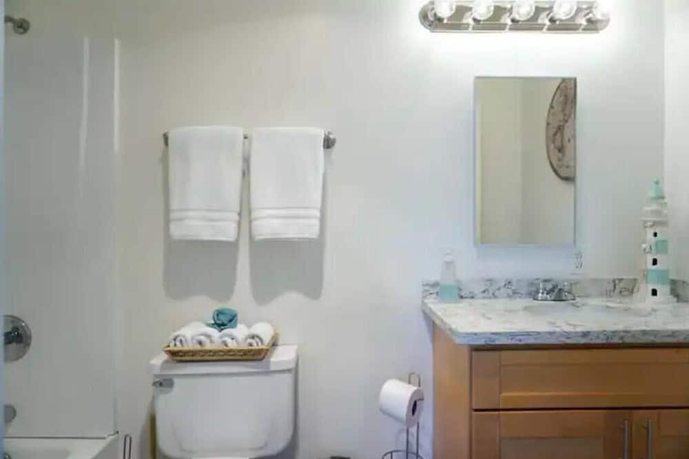 Photo of Bathroom in Castle Park
