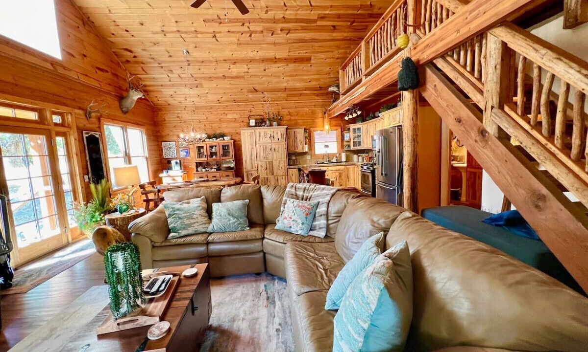 Photo of Livingroom in California Hot Springs