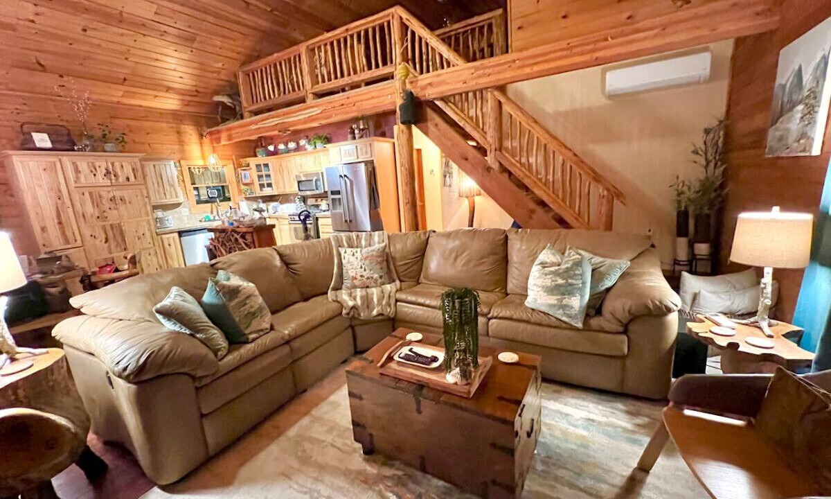 Photo of Livingroom in California Hot Springs