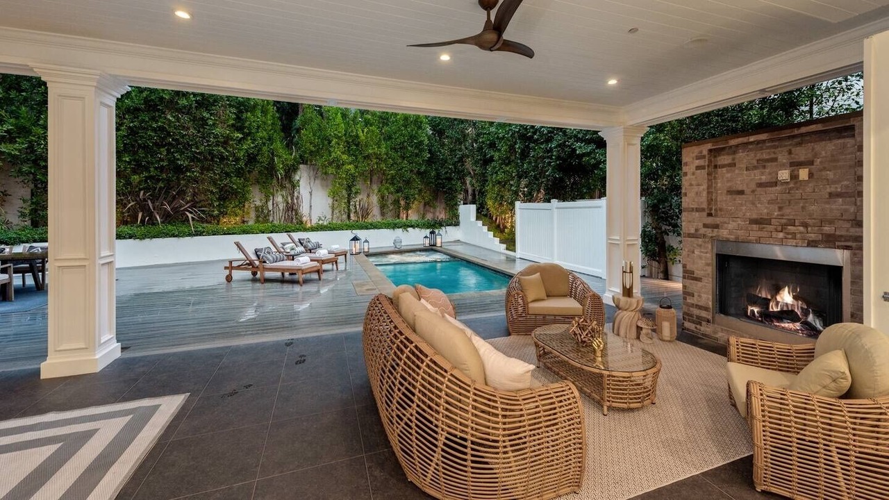Photo of Patio Balcony in Hollywood Hills West