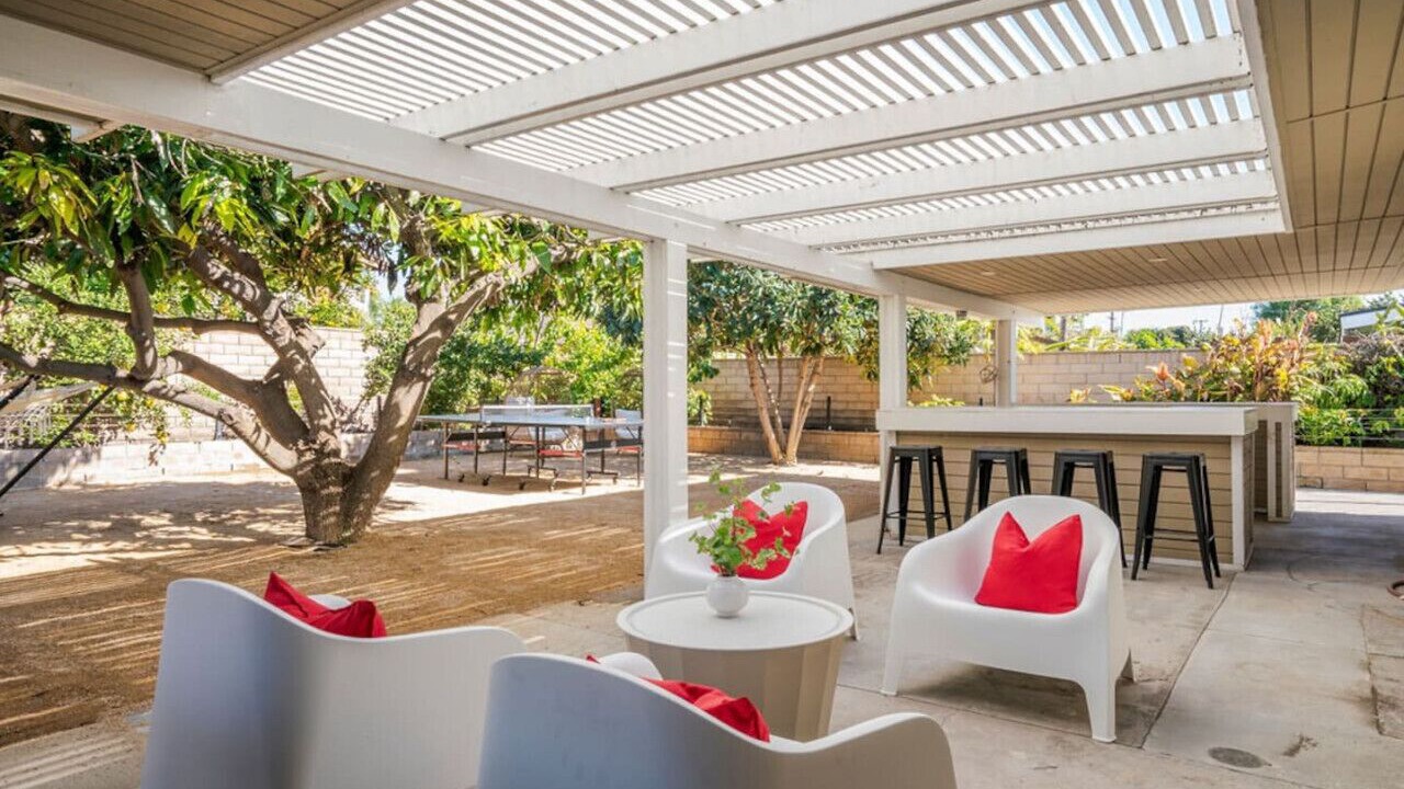 Photo of Patio Balcony in Sherwood Forest and Thistle Development