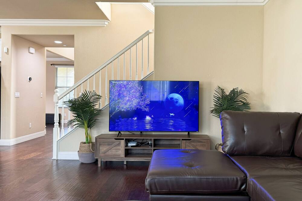 Photo of Livingroom in Eastvale
