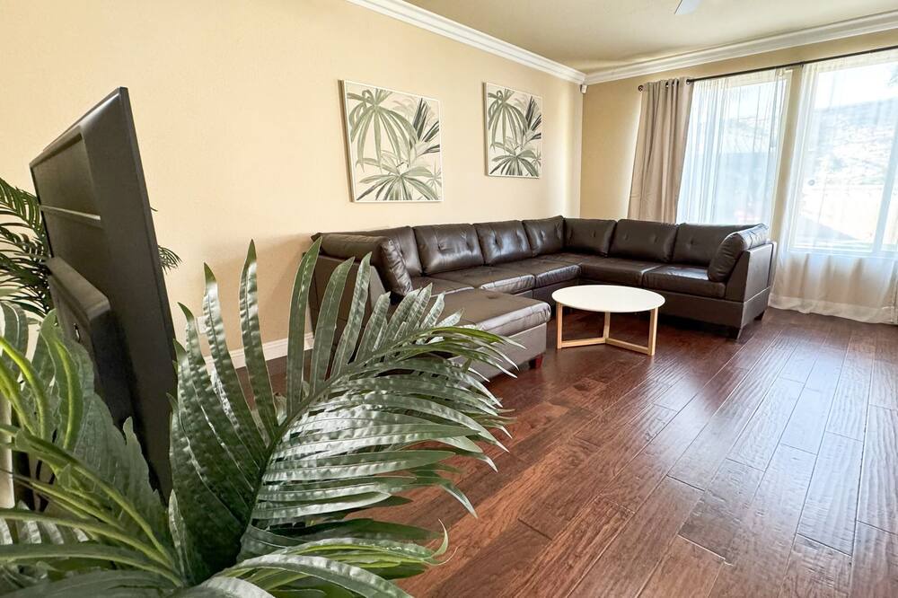 Photo of Livingroom in Eastvale