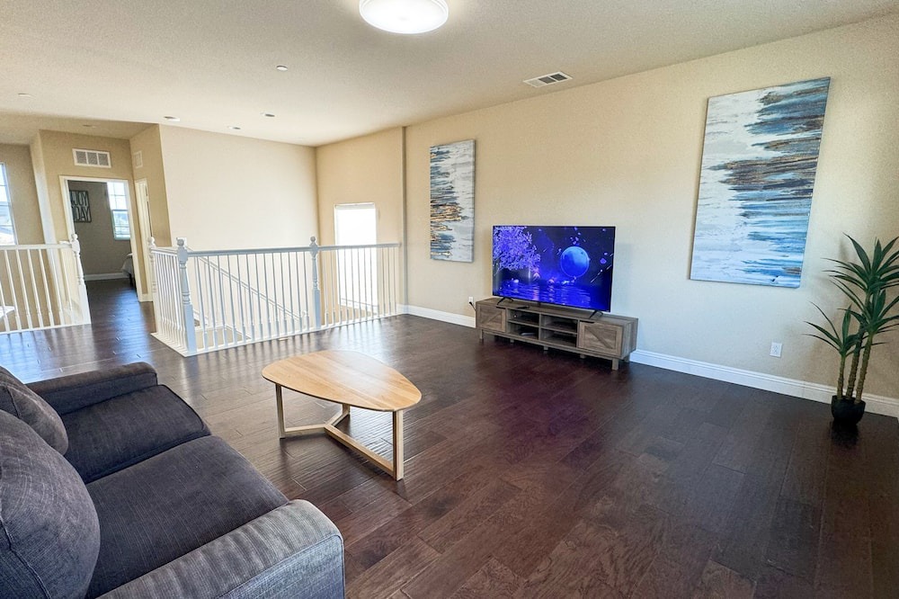 Photo of Livingroom in Eastvale