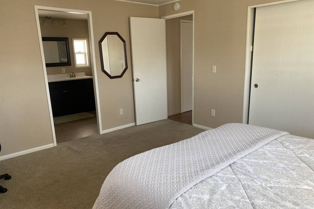 Photo of Bedroom in Thousand Palms