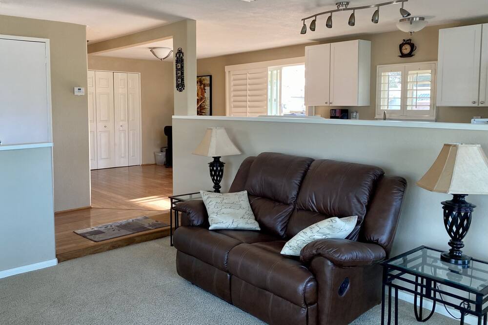 Photo of Livingroom in Thousand Palms