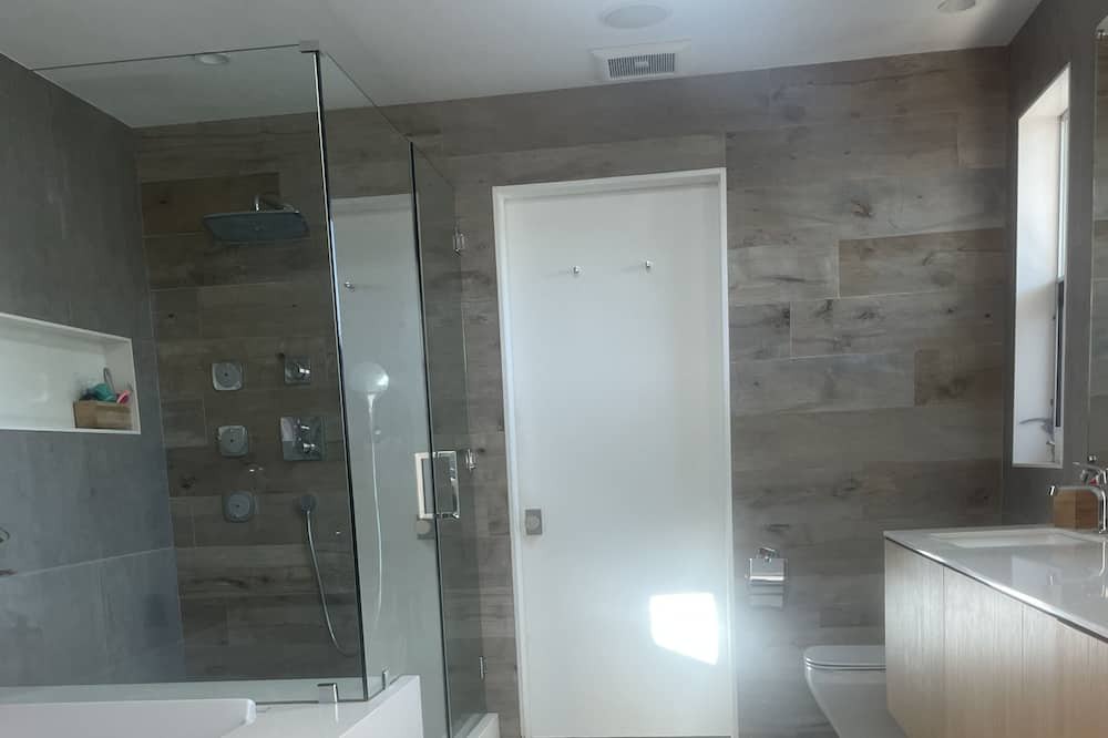 Photo of Bathroom in Sunset Park