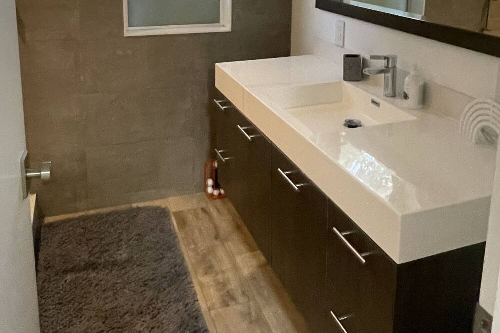 Photo of Bathroom in Sunset Park