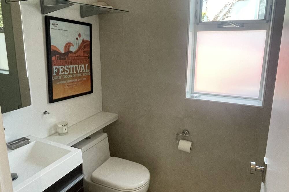Photo of Bathroom in Sunset Park