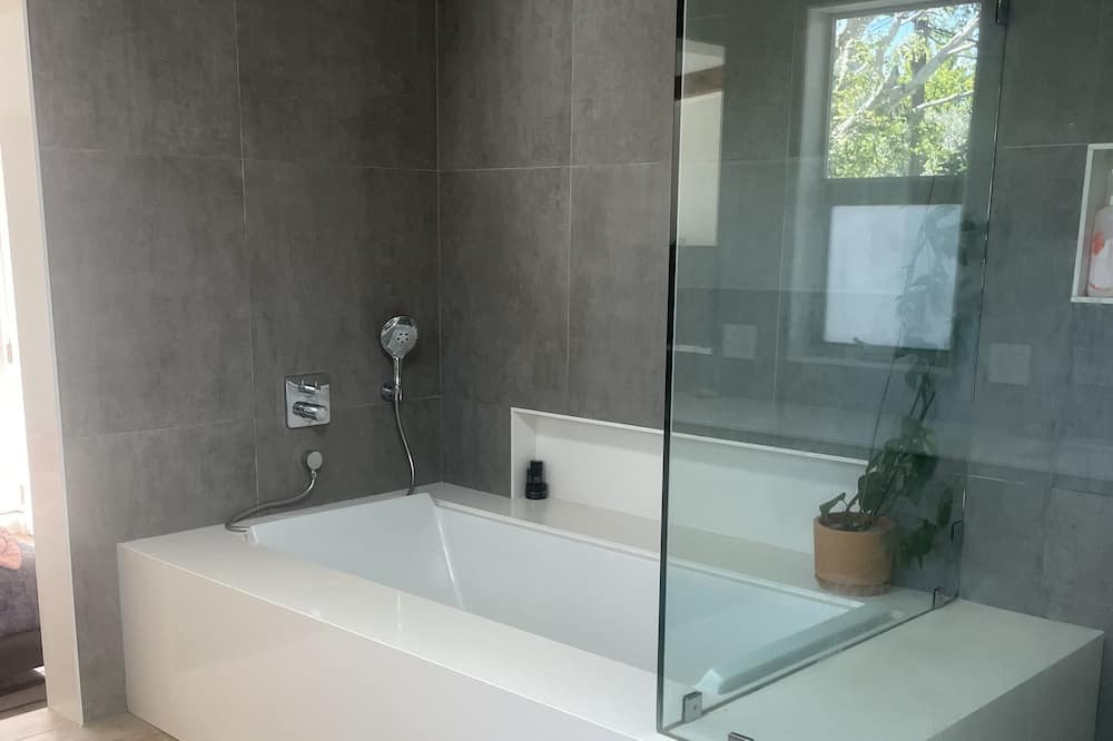 Photo of Bathroom in Sunset Park