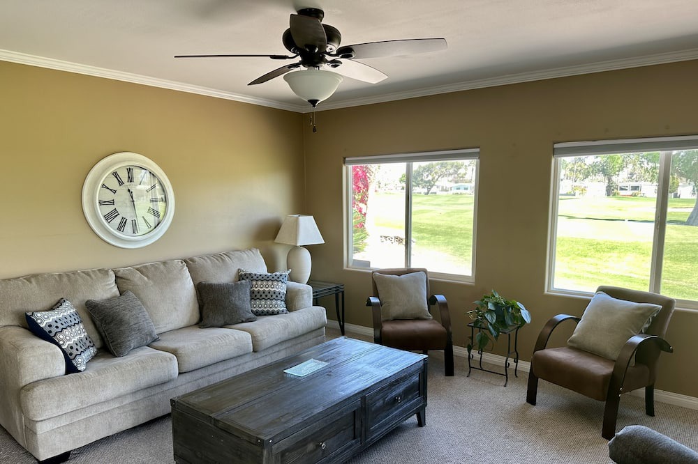 Photo of Livingroom in Thousand Palms