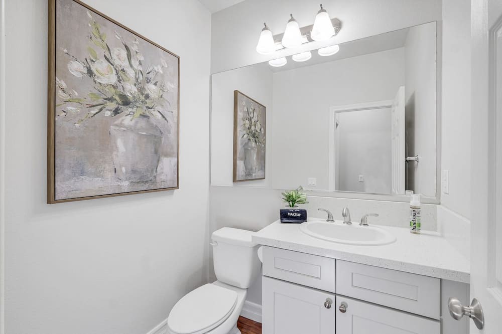 Photo of Bathroom in Eastvale