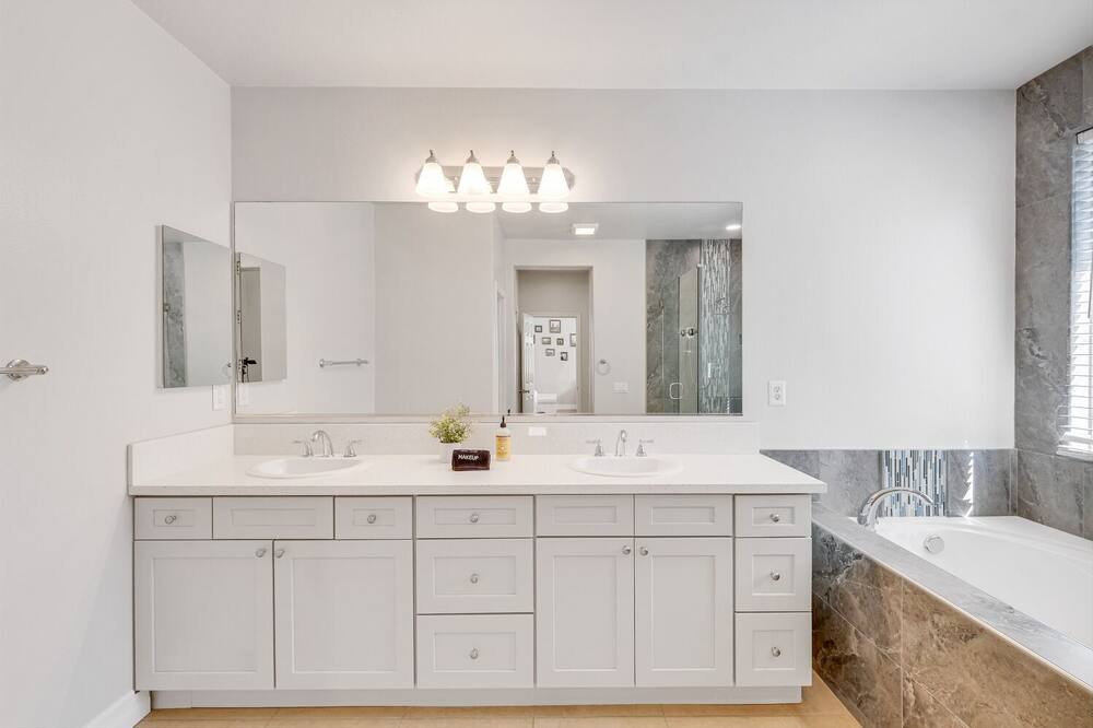 Photo of Bathroom in Eastvale