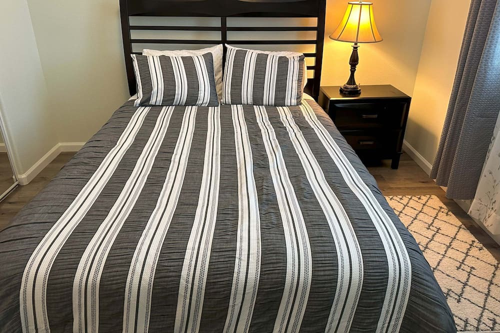 Photo of Bedroom in Mira Loma