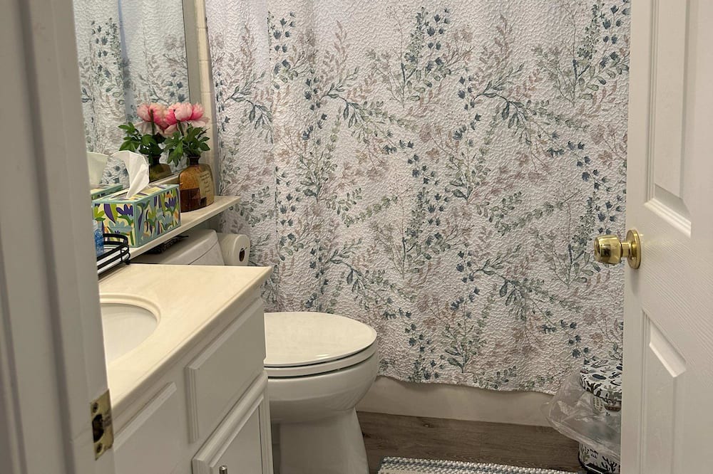 Photo of Bathroom in Mira Loma