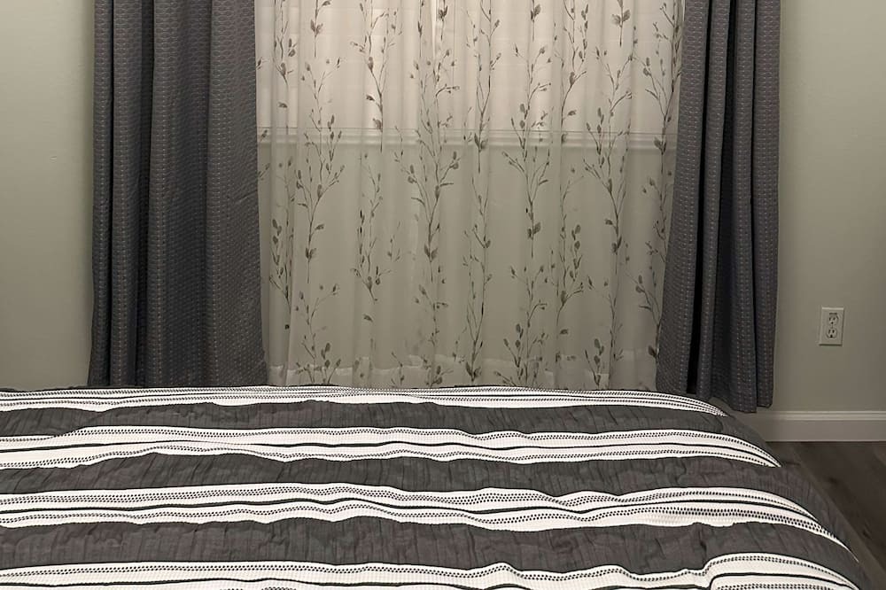 Photo of Bedroom in Mira Loma