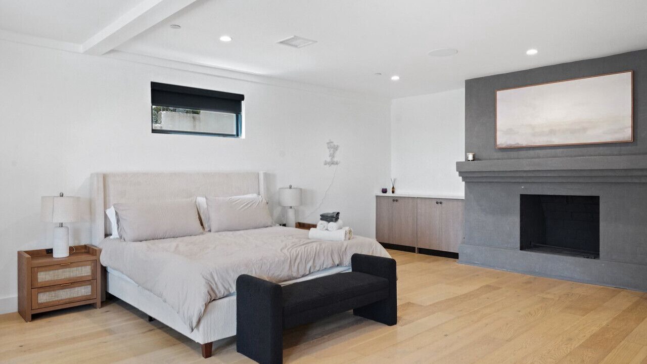 Photo of Livingroom in Culver - West