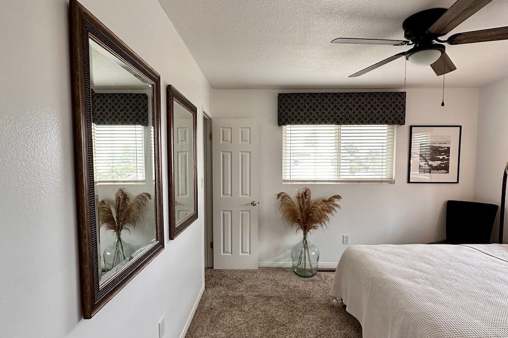 Photo of Bedroom in Midway