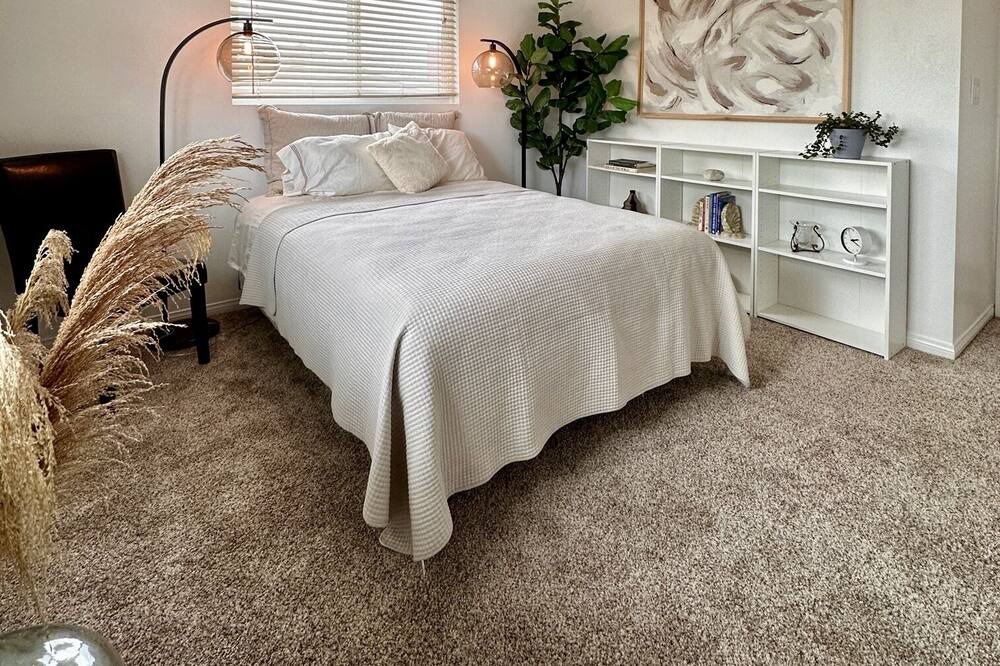 Photo of Bedroom in Midway