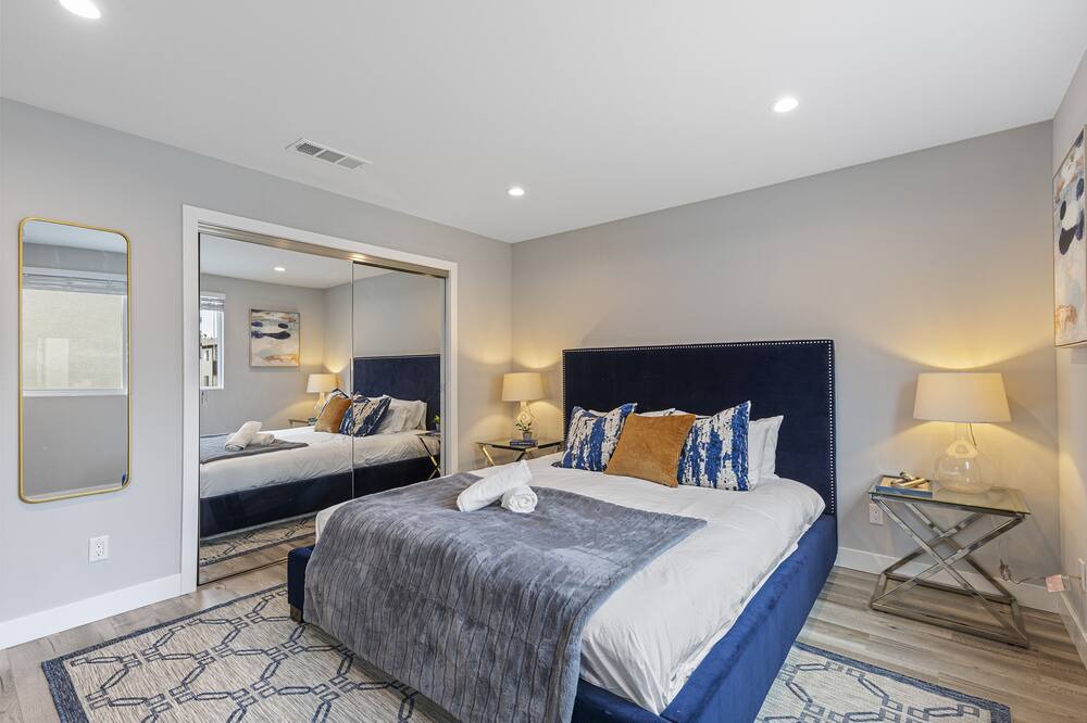 Photo of Bedroom in Carthay Circle