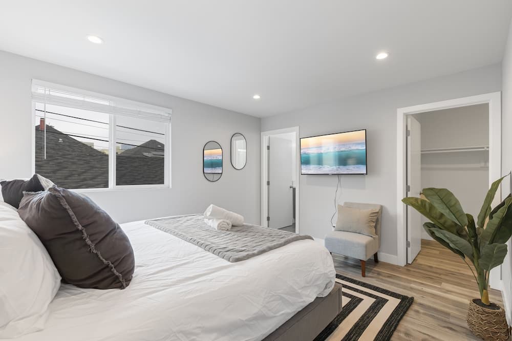 Photo of Bedroom in Carthay Circle