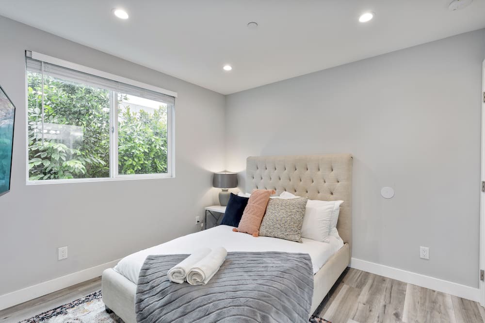 Photo of Bedroom in Carthay Circle