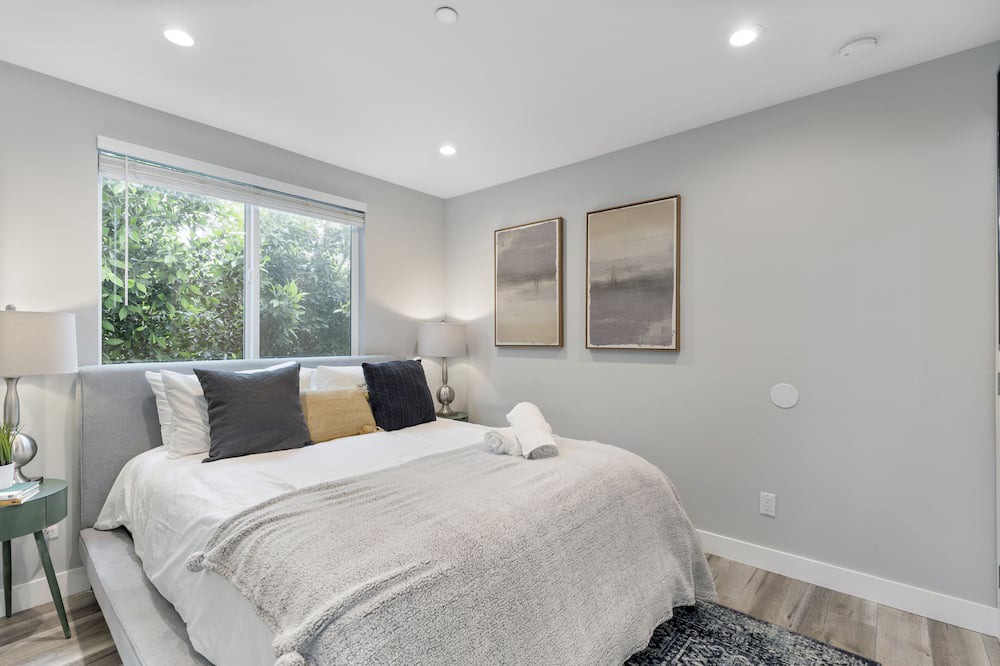 Photo of Bedroom in Carthay Circle