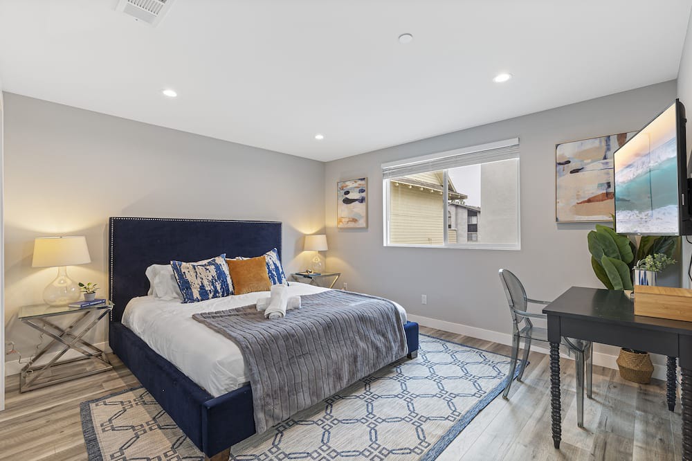 Photo of Bedroom in Carthay Circle