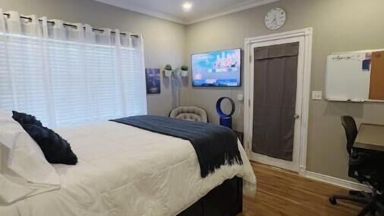 Photo of Bedroom in North Hills