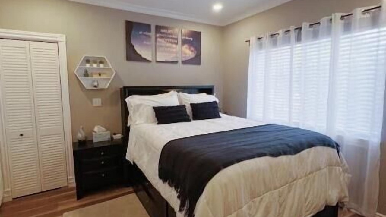 Photo of Bedroom in North Hills