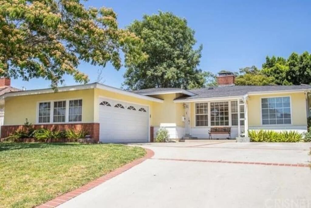 Photo of Outdoor in North Hills