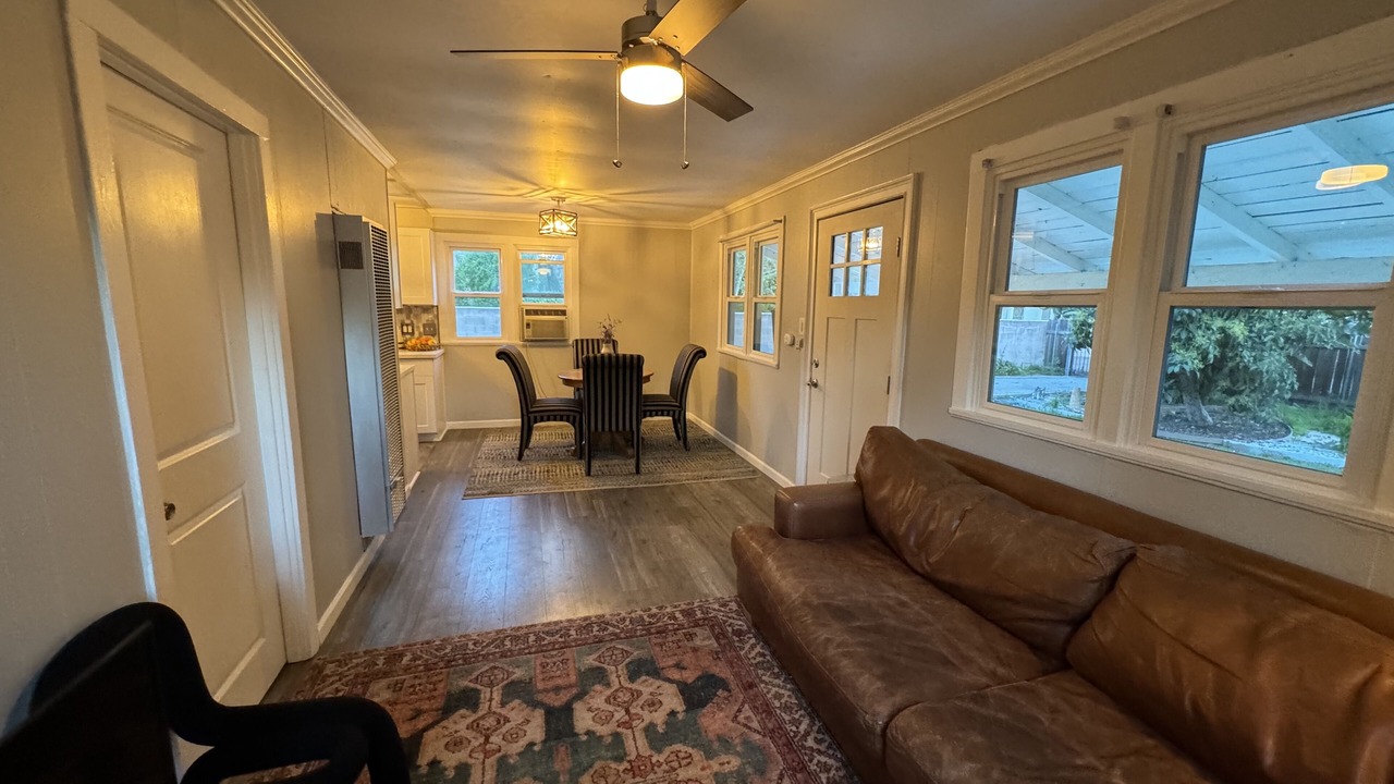 Photo of Livingroom in Sunland