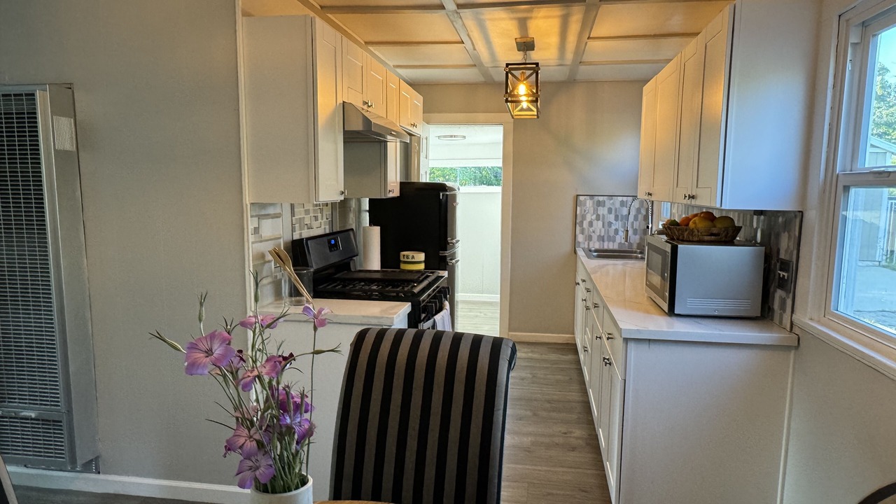 Photo of Kitchen in Sunland