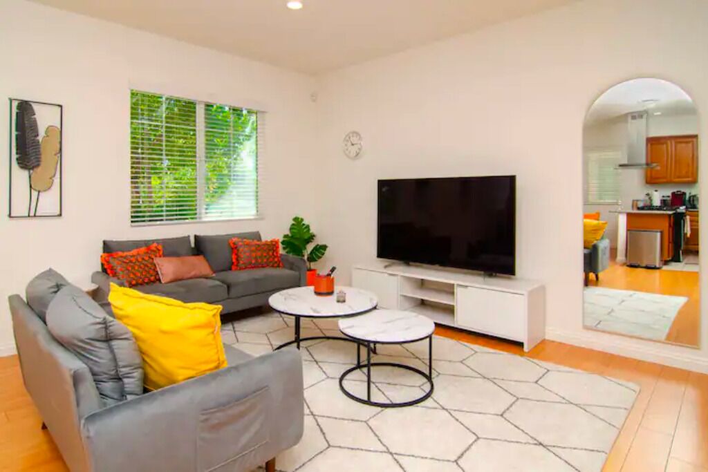 Photo of Livingroom in Ontario