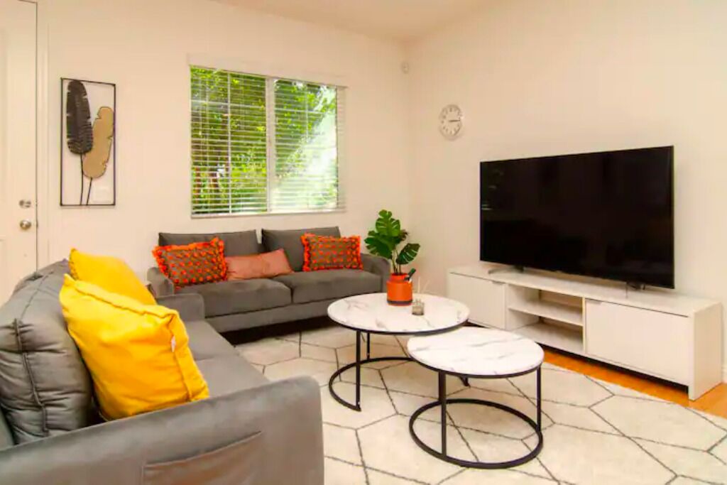 Photo of Livingroom in Ontario