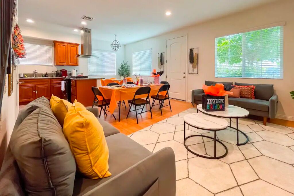 Photo of Livingroom in Ontario