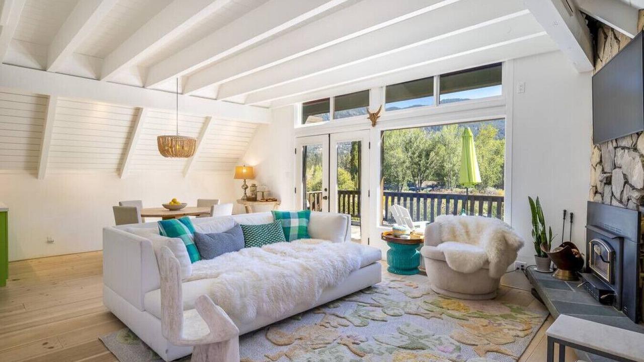Photo of Livingroom in Pine Mountain Club