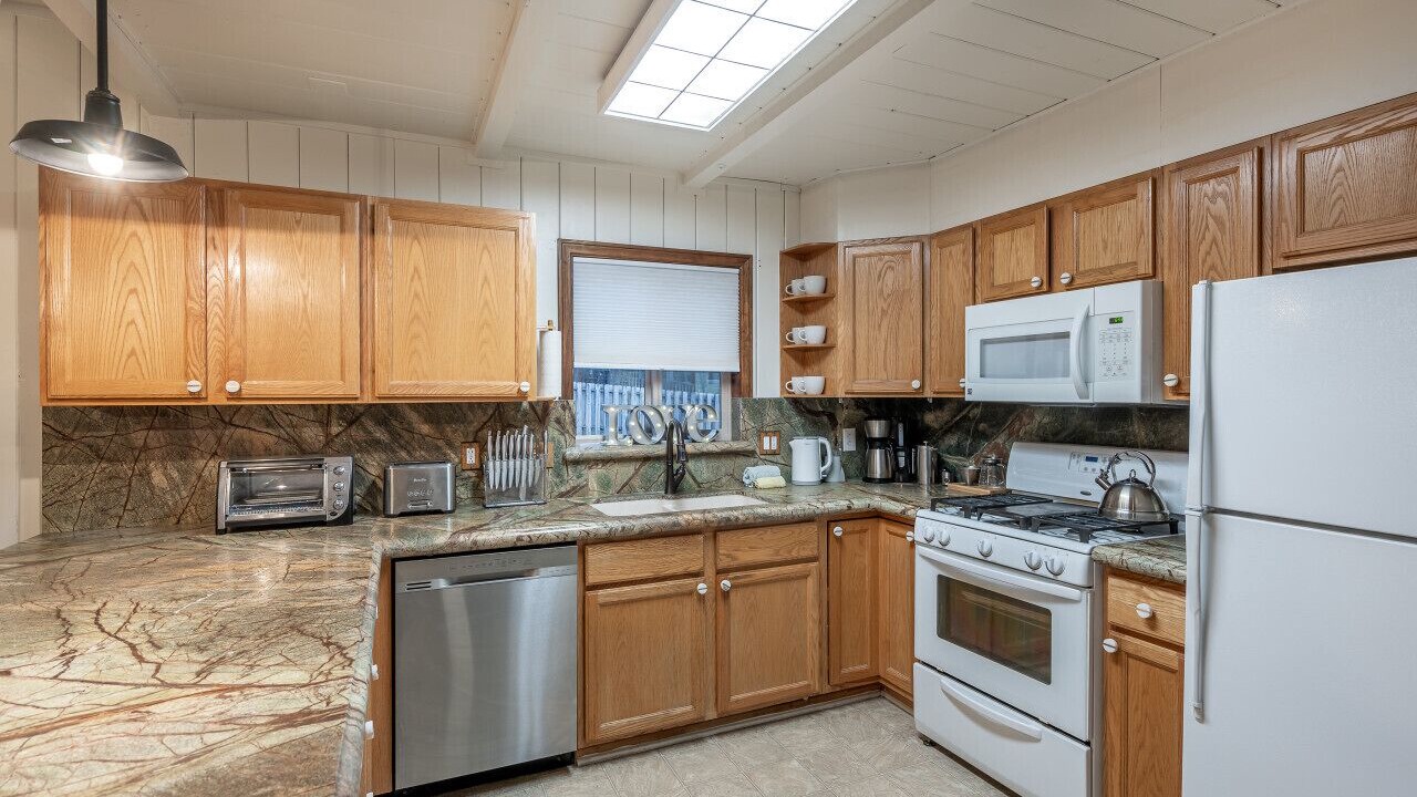 Photo of Kitchen in Pine Mountain Club