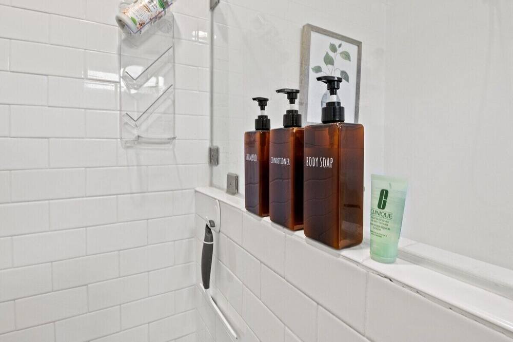 Photo of Bathroom in Lynwood