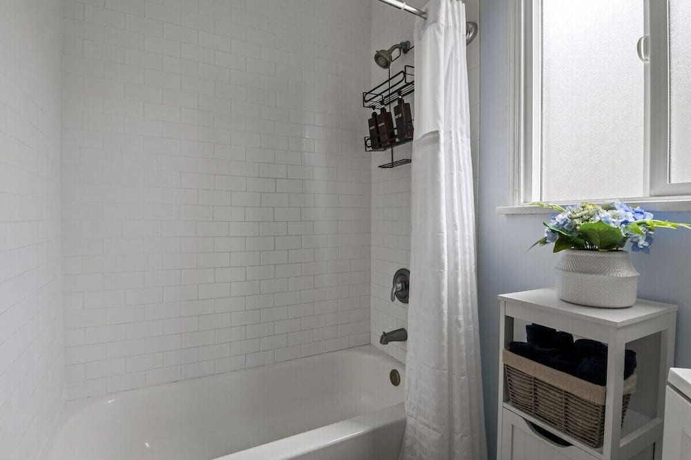 Photo of Bathroom in Lynwood